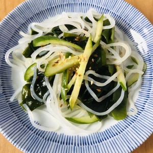 ワカメとキュウリと春雨の中華風和え物